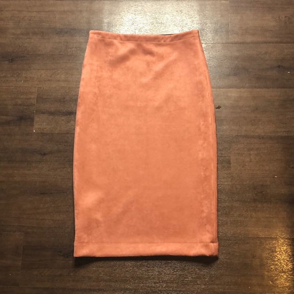 BCBG blush pink suede pencil skirt - Picture 2 of 2